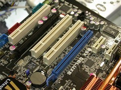 2GB内存捆绑销售 华硕DDR2版P35上市